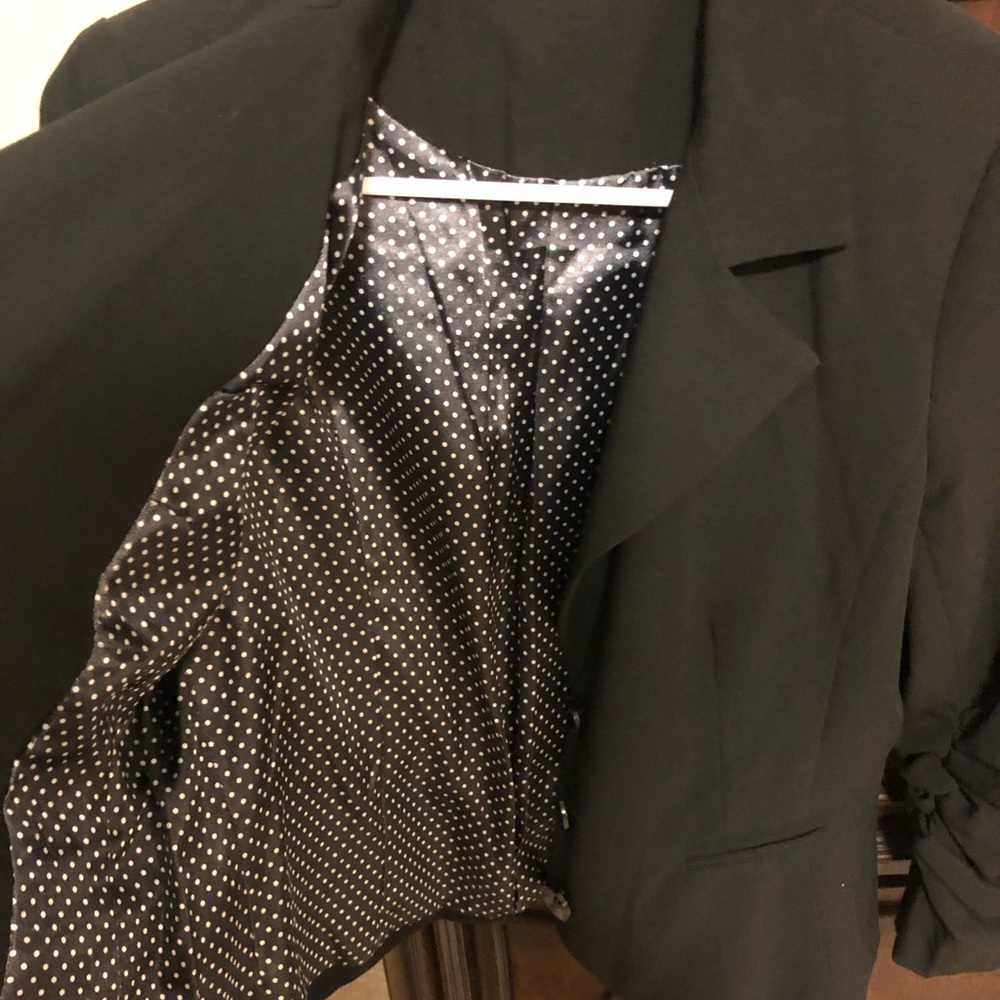 Blazer - Picture 3 of 6